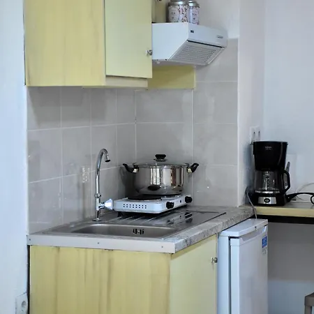 Mirsini Apartments Kariotes Esterno foto
