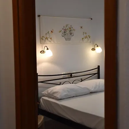 Mirsini Apartments Kariotes Esterno foto